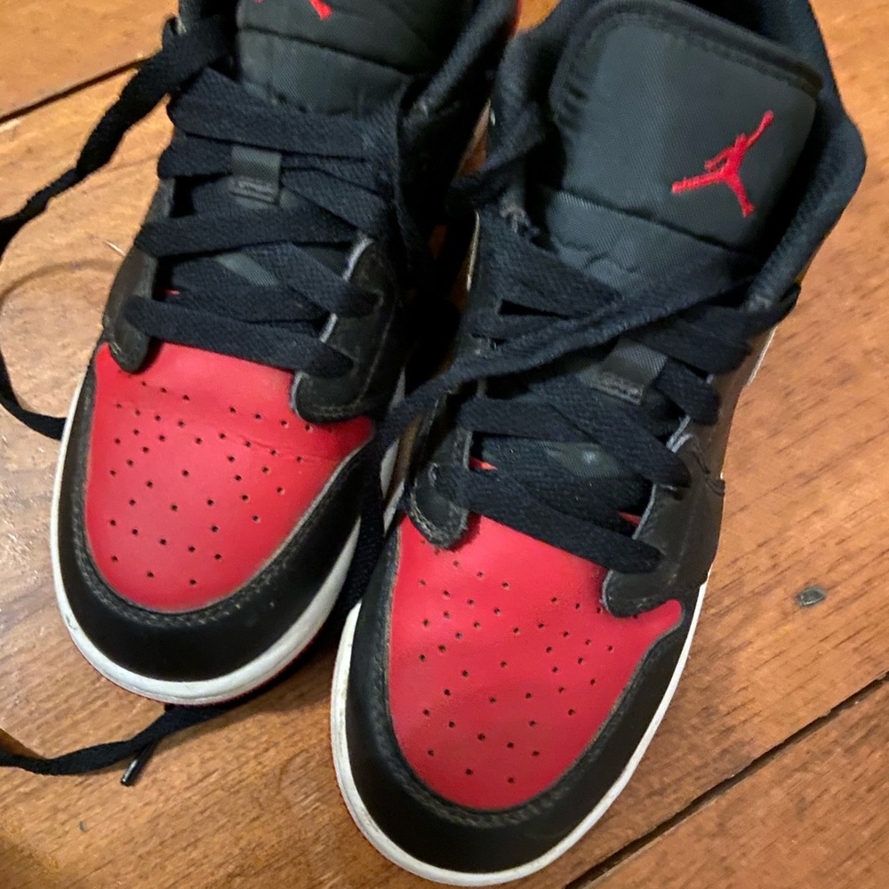 Youth air jordan 1